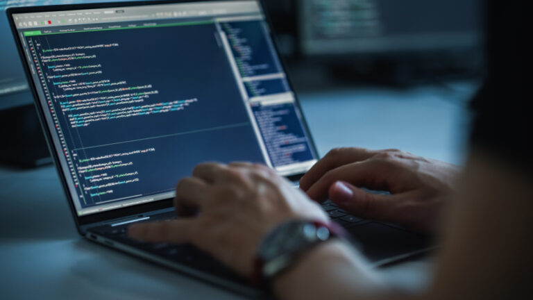 Governing contracts through IT-based operational tools